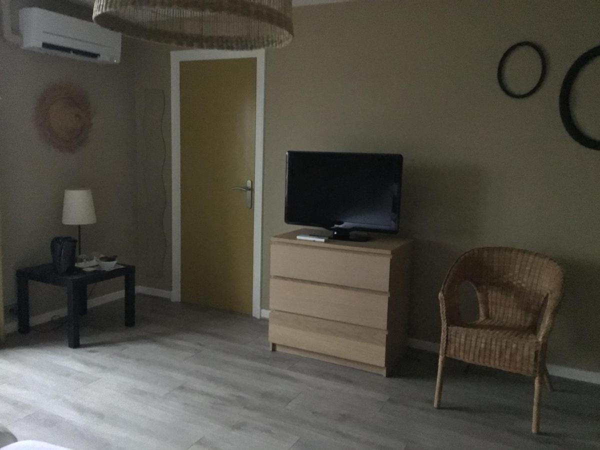 Chambres D'Hotes La Maison D'Apres Шарол Екстериор снимка